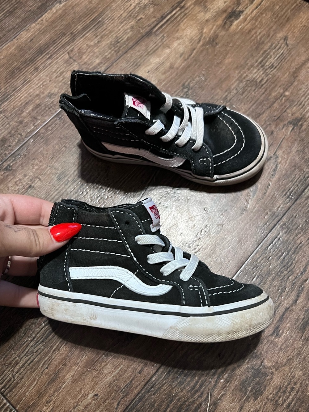 Vans Kids High-Top Sneakers in Black and White